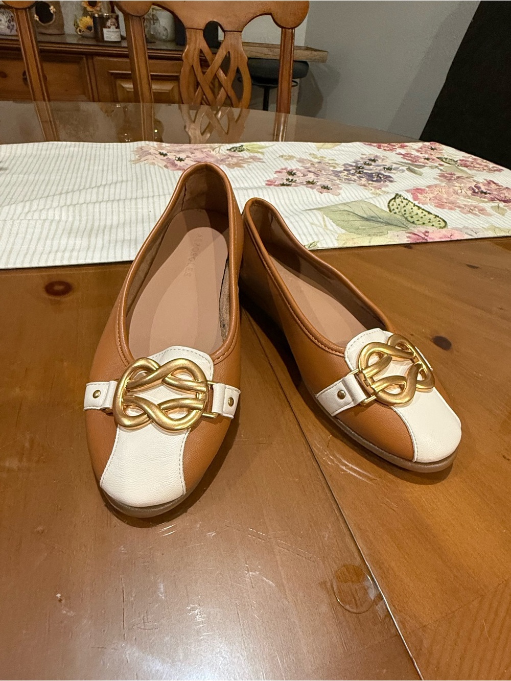 Aerosoles Women's Big Bet Two-Tone Tan and Cream Ballet Flats with Gold Accent